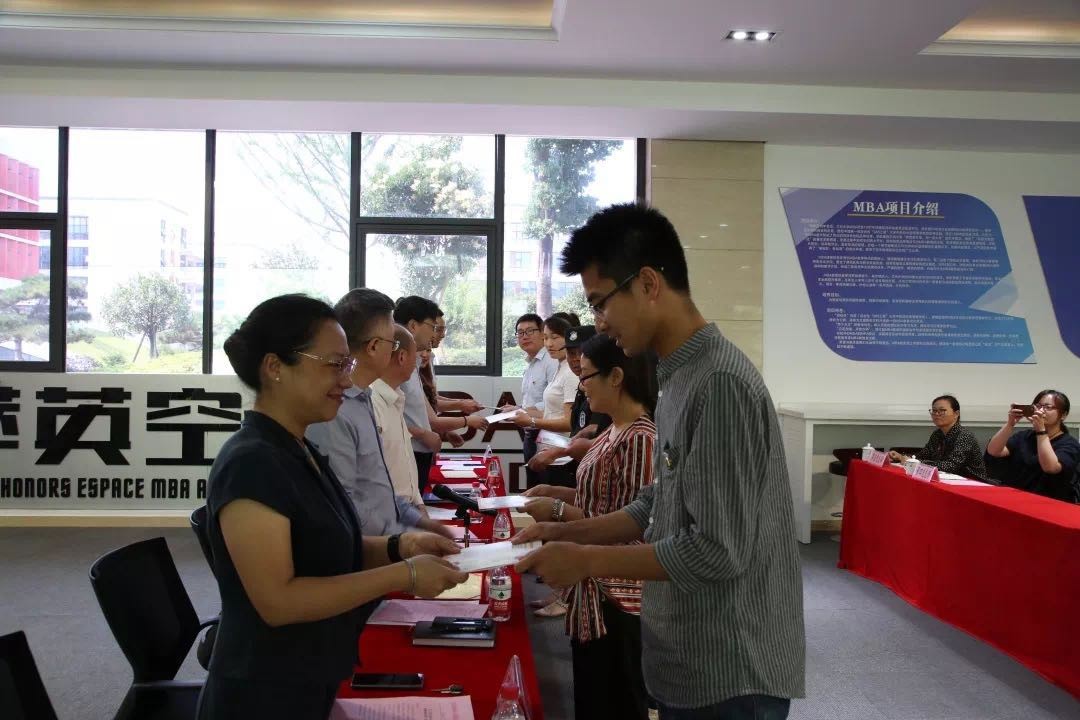 HJC黄金城·(中国集团)官方网站